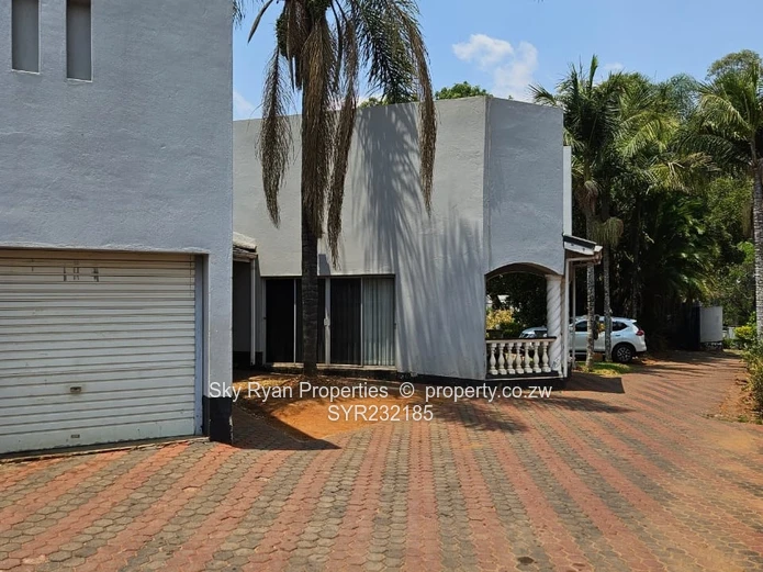 Beautiful 5-Bedroom Home with 3-Bedroom Cottage