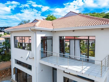 6 Bedroom House