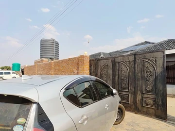 2 Bedroom Flat & Apartment