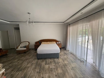 7 Bedroom House