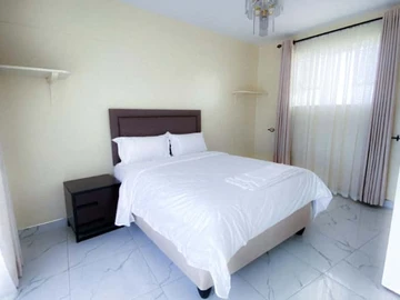 2 Bedroom Flat & Apartment