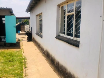 Commercial & Industrial Land