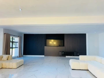 6 Bedroom House