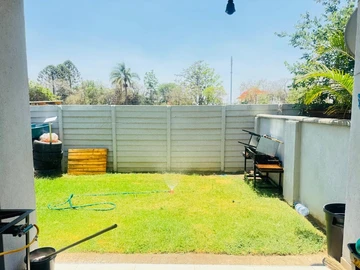 2 Bedroom Flat & Apartment