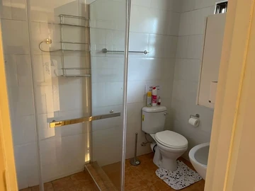 3 Bedroom Flat & Apartment