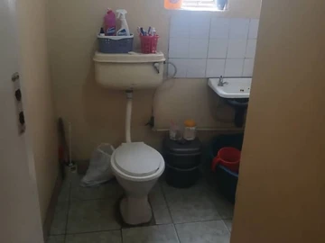 2 Bedroom Flat & Apartment