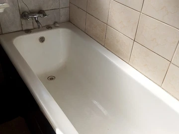 2 Bedroom Flat & Apartment