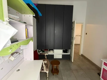 4 Bedroom Flat & Apartment