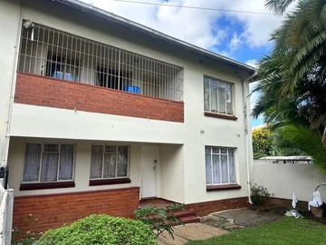2 Bedroom Flat & Apartment