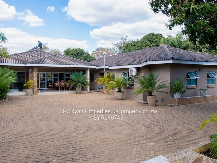 Kwekwe, Southwood House For Sale