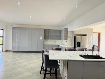 6 Bedroom House