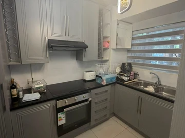 2 Bedroom Flat & Apartment