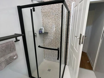 4 Bedroom Flat & Apartment