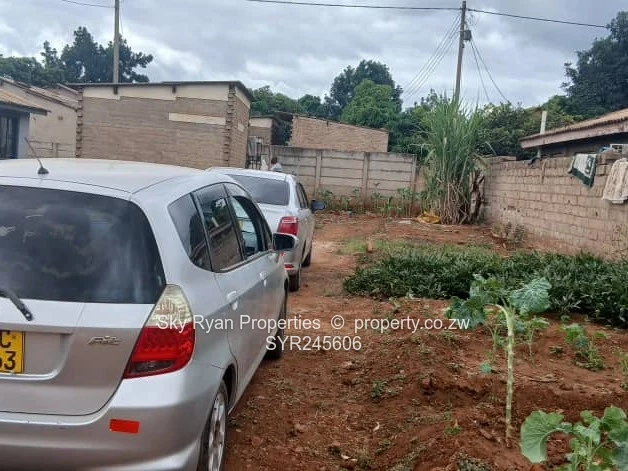 Kuwadzana Phase 3 Stand For Sale 