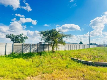 Commercial & Industrial Land