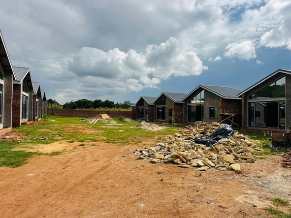 3 Bedroom Flat & Apartment