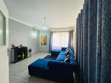 2 Bedroom Flat & Apartment