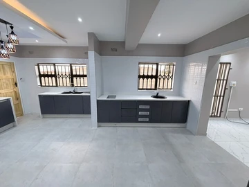 6 Bedroom House