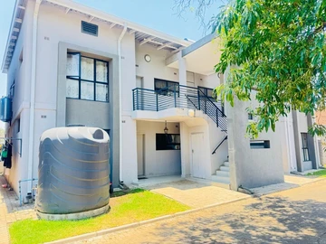 2 Bedroom Flat & Apartment