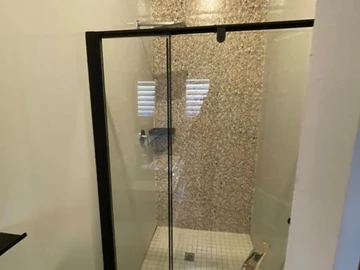 4 Bedroom Flat & Apartment