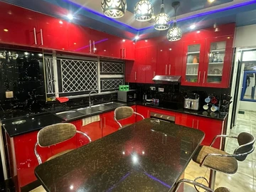 3 Bedroom Flat & Apartment