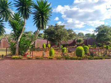 9 Bedroom House