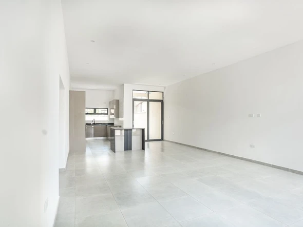 3 Bedroom Flat & Apartment