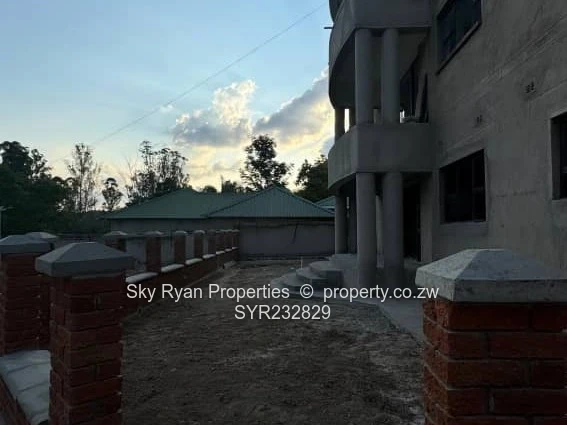 Glen lorne Luxurious 4-Bed Townhouse For Sale 