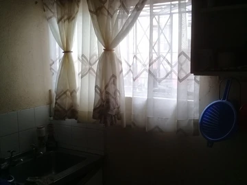 2 Bedroom Flat & Apartment