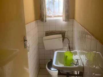 2 Bedroom Flat & Apartment