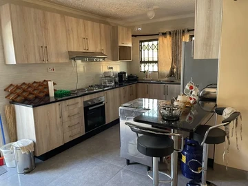 3 Bedroom Flat & Apartment