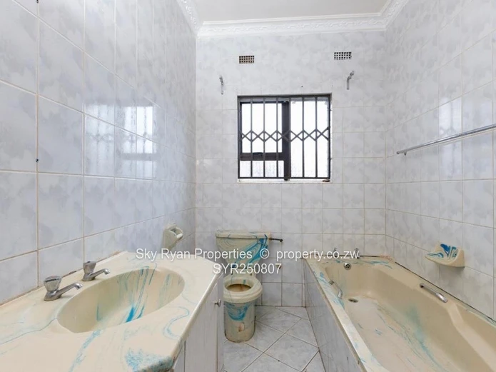 Zimre Park House To Let