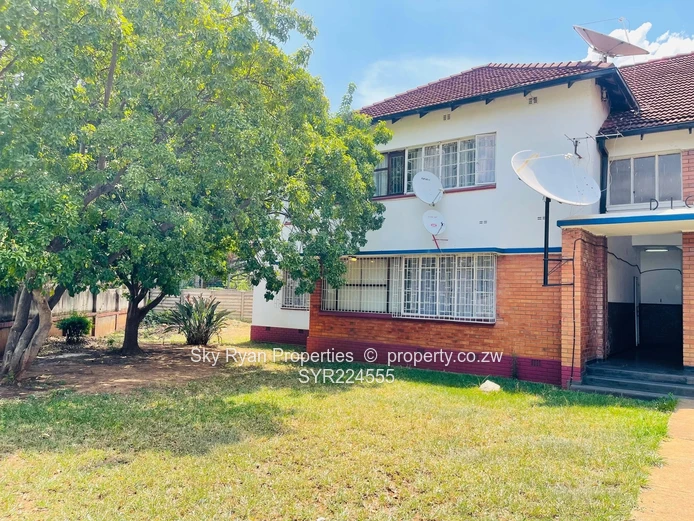 Avebues Flat For Sale 