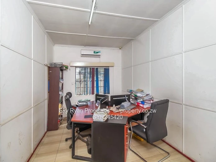 Industrial property for Sale GLEN EAGLES 