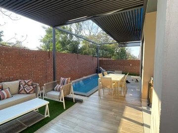 4 Bedroom Flat & Apartment