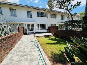 2 Bedroom Flat & Apartment