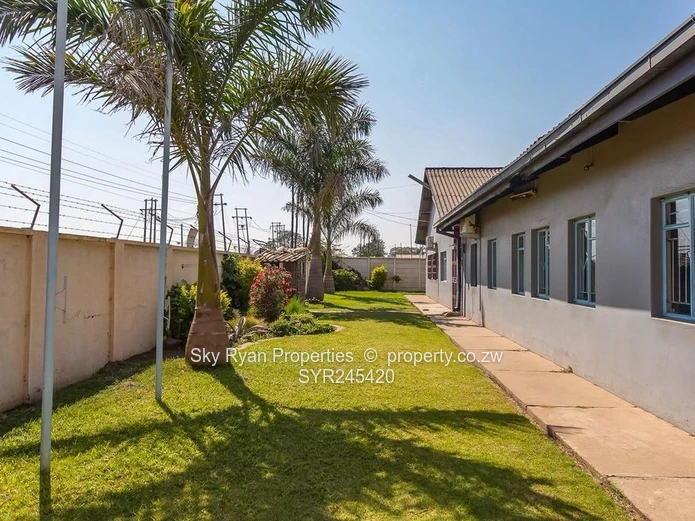 Industrial property for Sale GLEN EAGLES 