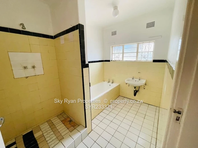 Avondale West House To Let