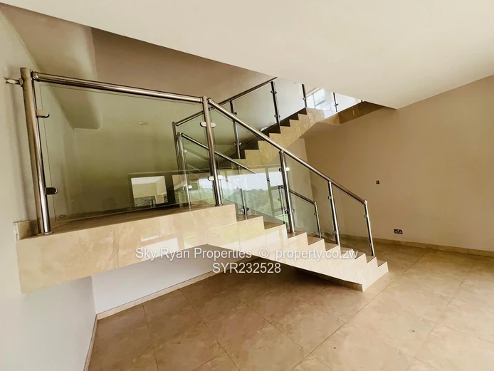 Newly built beautiful home in Glen Lorne 