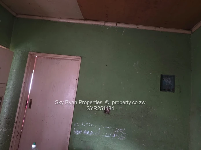 Chitungwiza Unit F House For Sale 