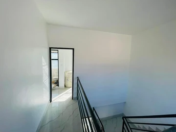 2 Bedroom Flat & Apartment