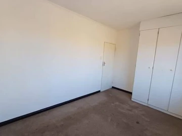 2 Bedroom Flat & Apartment