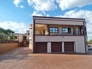 9 Bedroom House