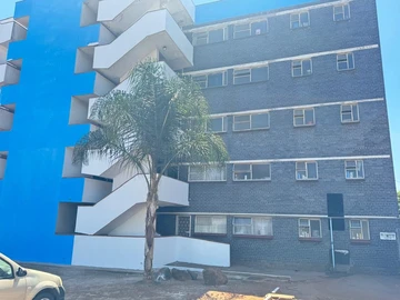 3 Bedroom Flat & Apartment