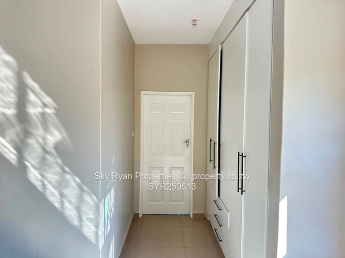 Manresa Cluster unit to let  