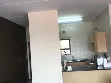 2 Bedroom Flat & Apartment